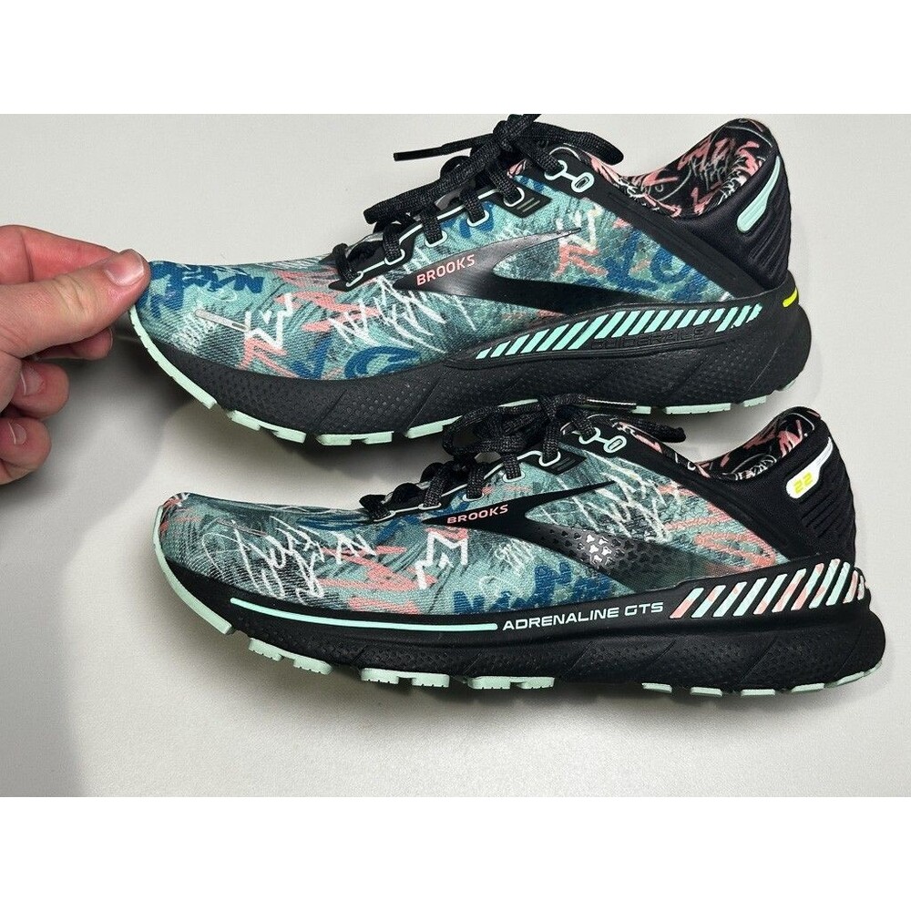 Brooks Adrenaline GTS 22 Women’s 9 B Graffiti Print Running Shoes Limited Ed